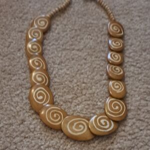 Source Unknown Swirl Necklace in Tan and Cream